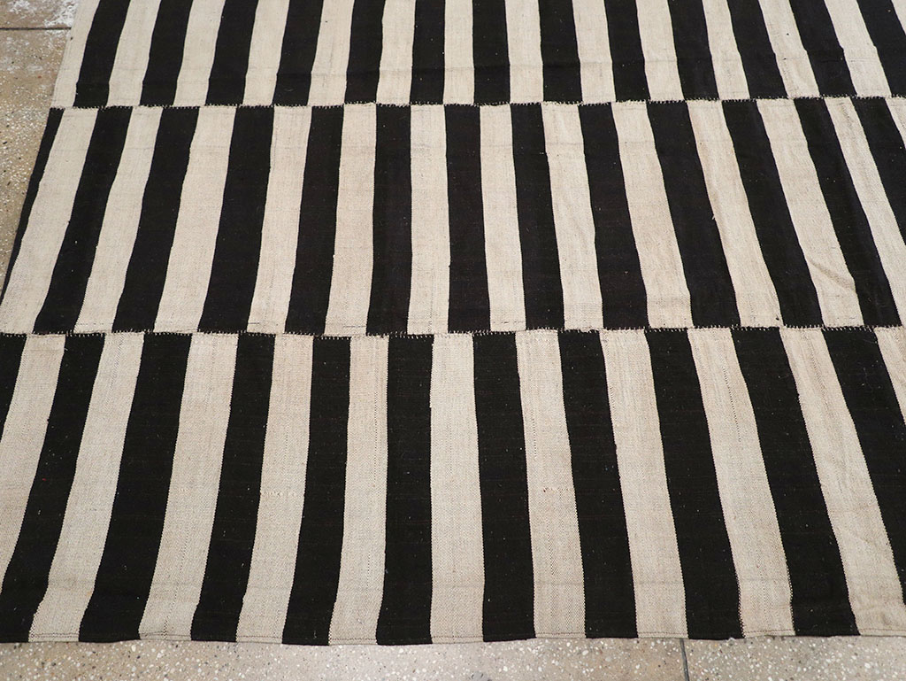 Modern Persian Flatweave Kilim Large Room Size Carpet, No.30463 - Gsblank