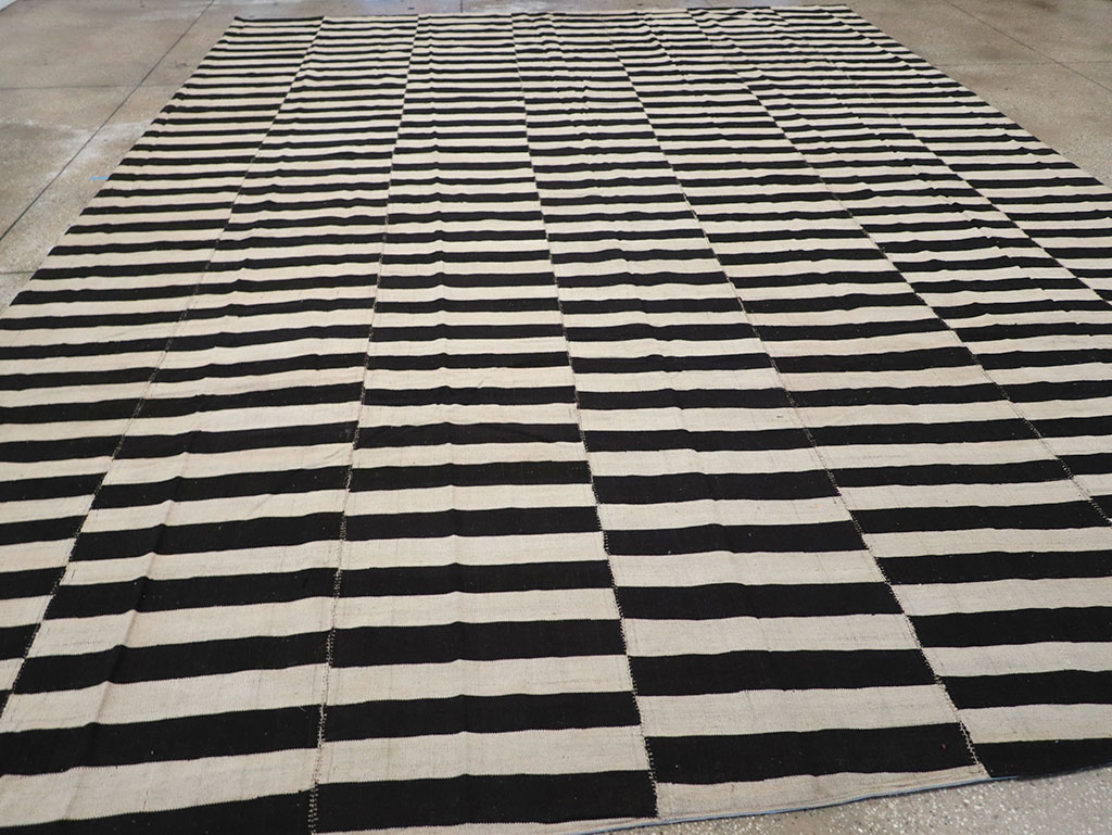 Modern Persian Flatweave Kilim Large Room Size Carpet, No.30463 - Gsblank