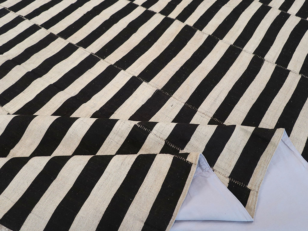 Modern Persian Flatweave Kilim Large Room Size Carpet, No.30463 - Gsblank