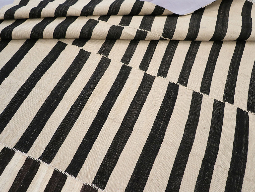 Vintage Persian Flatweave Kilim Room Size Carpet, No.30464 - Gsblank