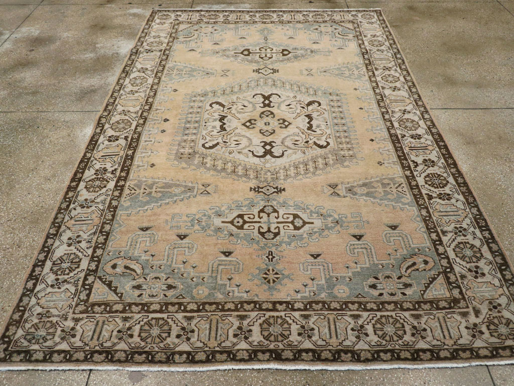 Vintage Persian Veece Accent Carpet, No.30478 - Gsblank