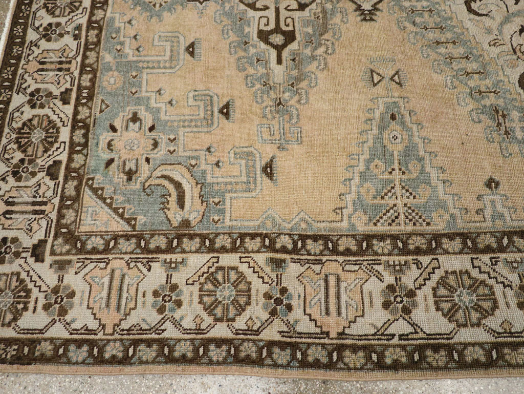 Vintage Persian Veece Accent Carpet, No.30478 - Gsblank