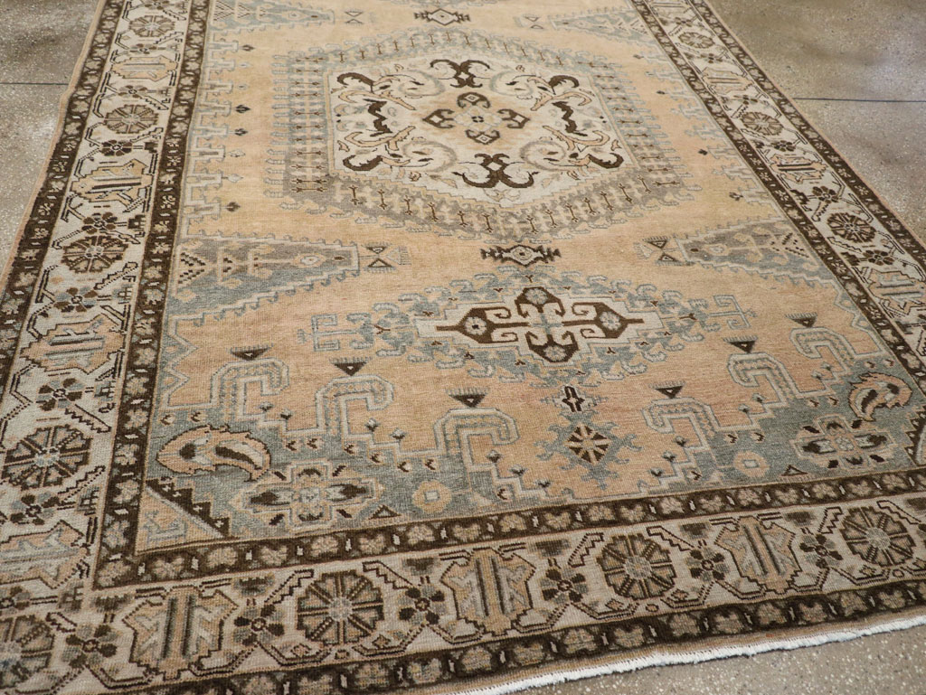 Vintage Persian Veece Accent Carpet, No.30478 - Gsblank