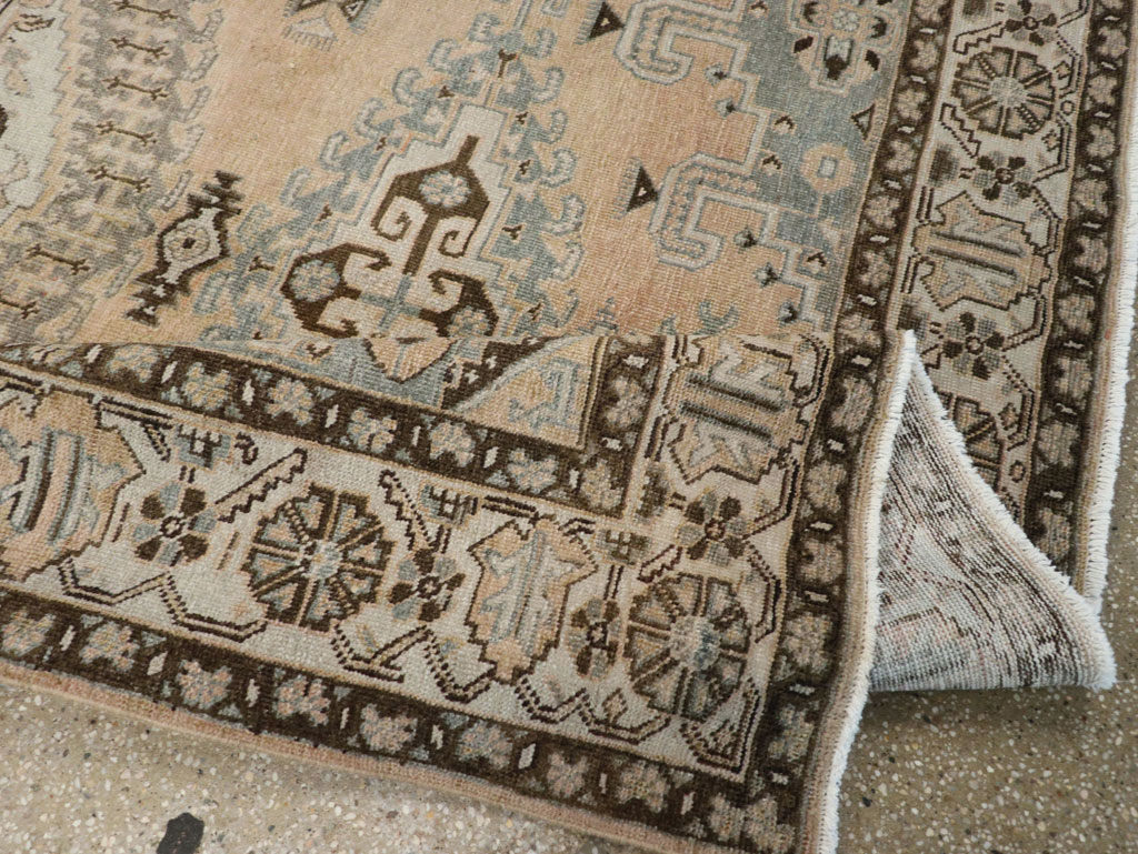 Vintage Persian Veece Accent Carpet, No.30478 - Gsblank