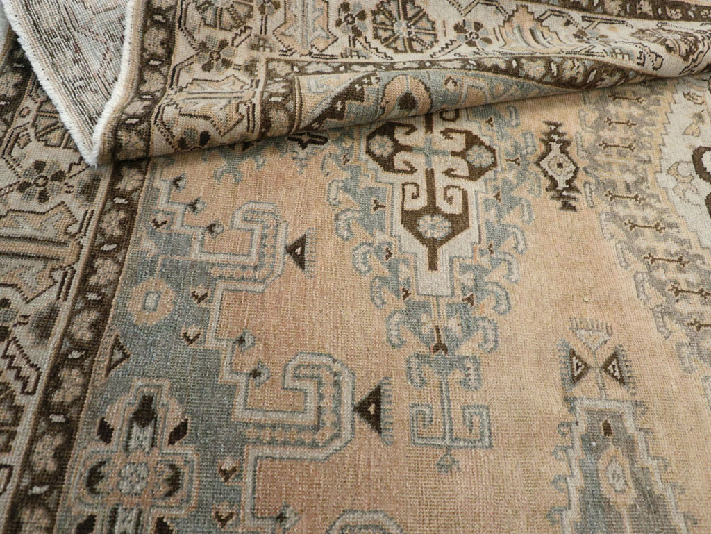 Vintage Persian Veece Accent Carpet, No.30478 - Gsblank