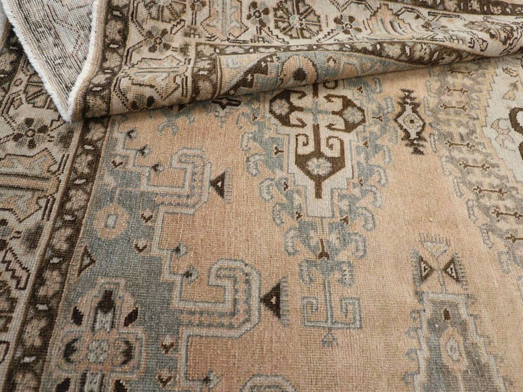 Vintage Persian Veece Accent Carpet, No.30478 - Gsblank