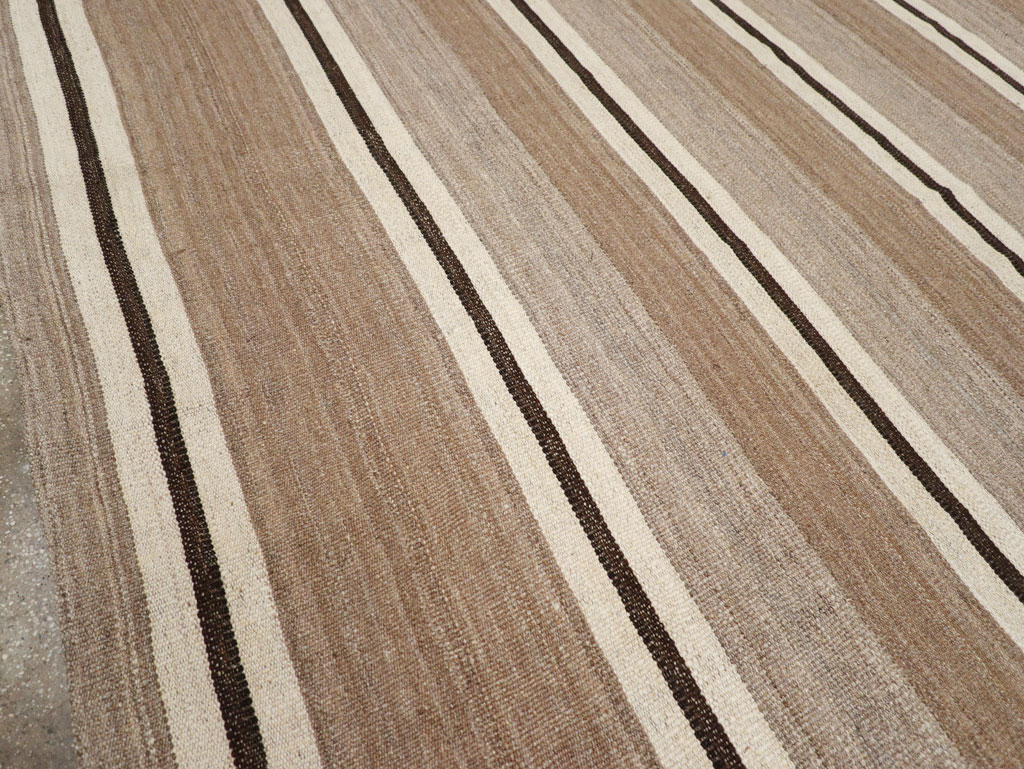 Contemporary Turkish Flatweave Kilim Room Size Carpet, No.30511 - Gsblank