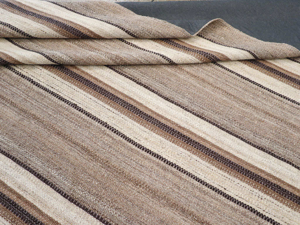 Contemporary Turkish Flatweave Kilim Square Room Size Carpet, No.30512 - Gsblank