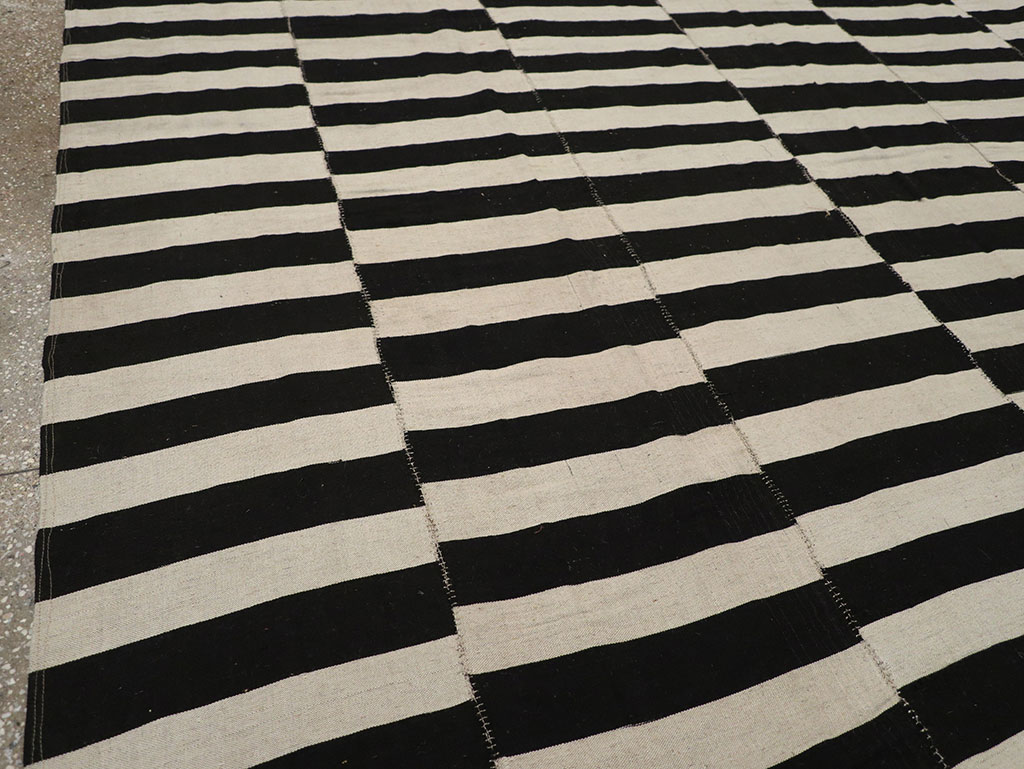 Modern Persian Flatweave Kilim Gallery Carpet, No.30517 - Gsblank