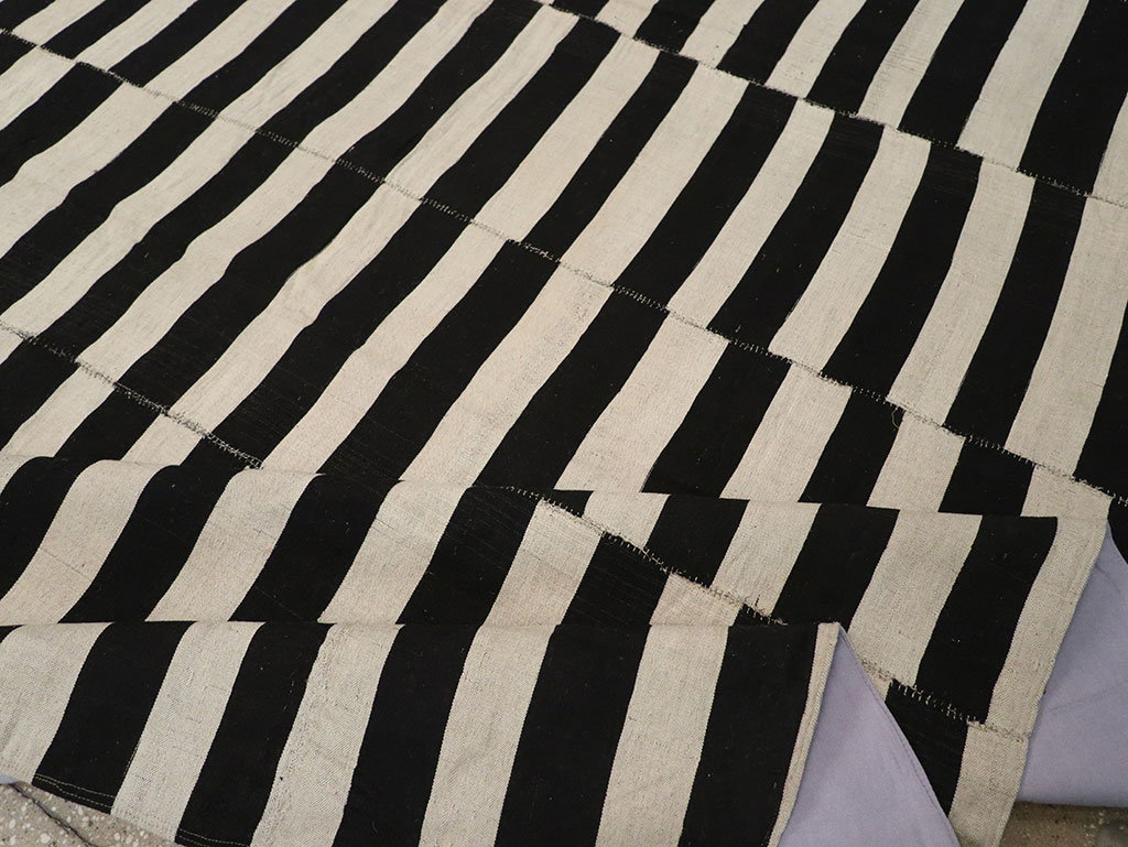 Modern Persian Flatweave Kilim Room Size Carpet, No.30517 - Gsblank