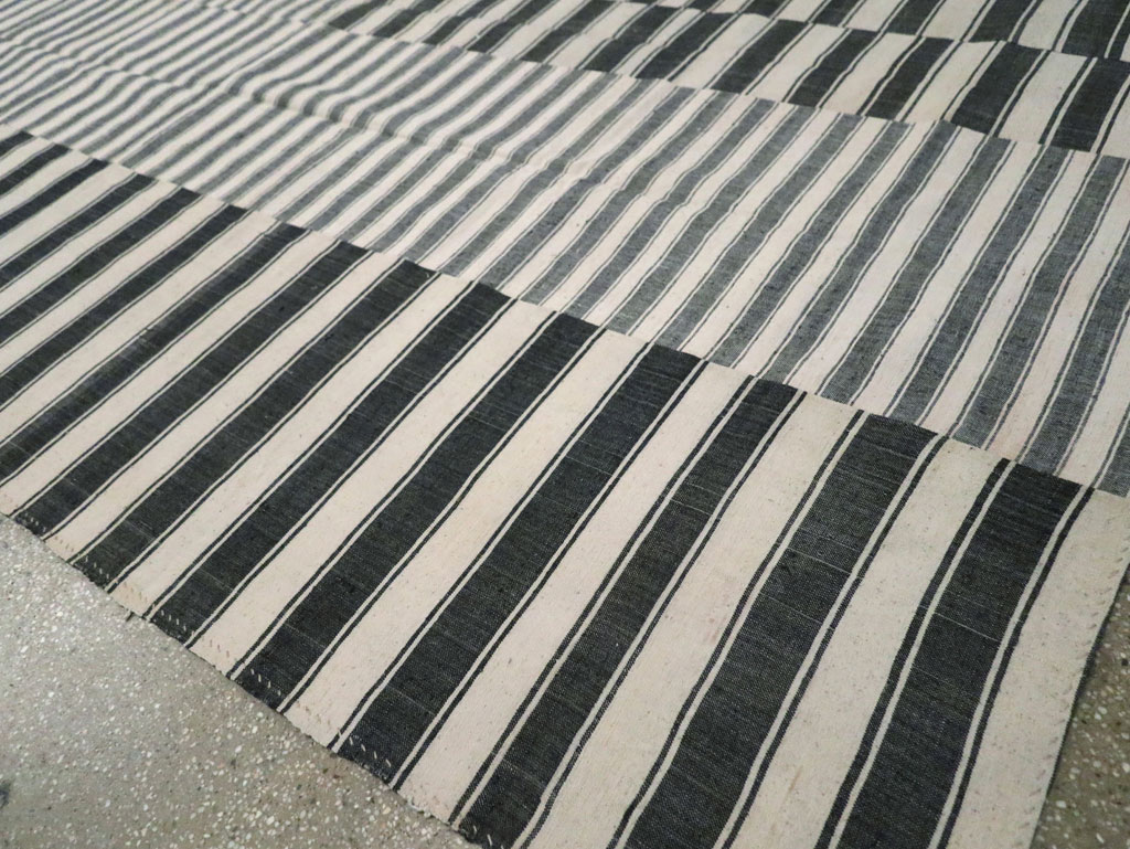 Vintage Turkish Flatweave Kilim Room Size Carpet, No.30530 - Gsblank