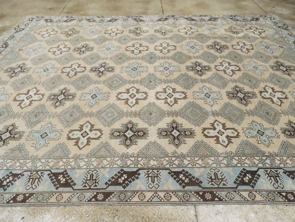 Vintage Room Size Anatolian Carpet, No.30564 - Gsblank