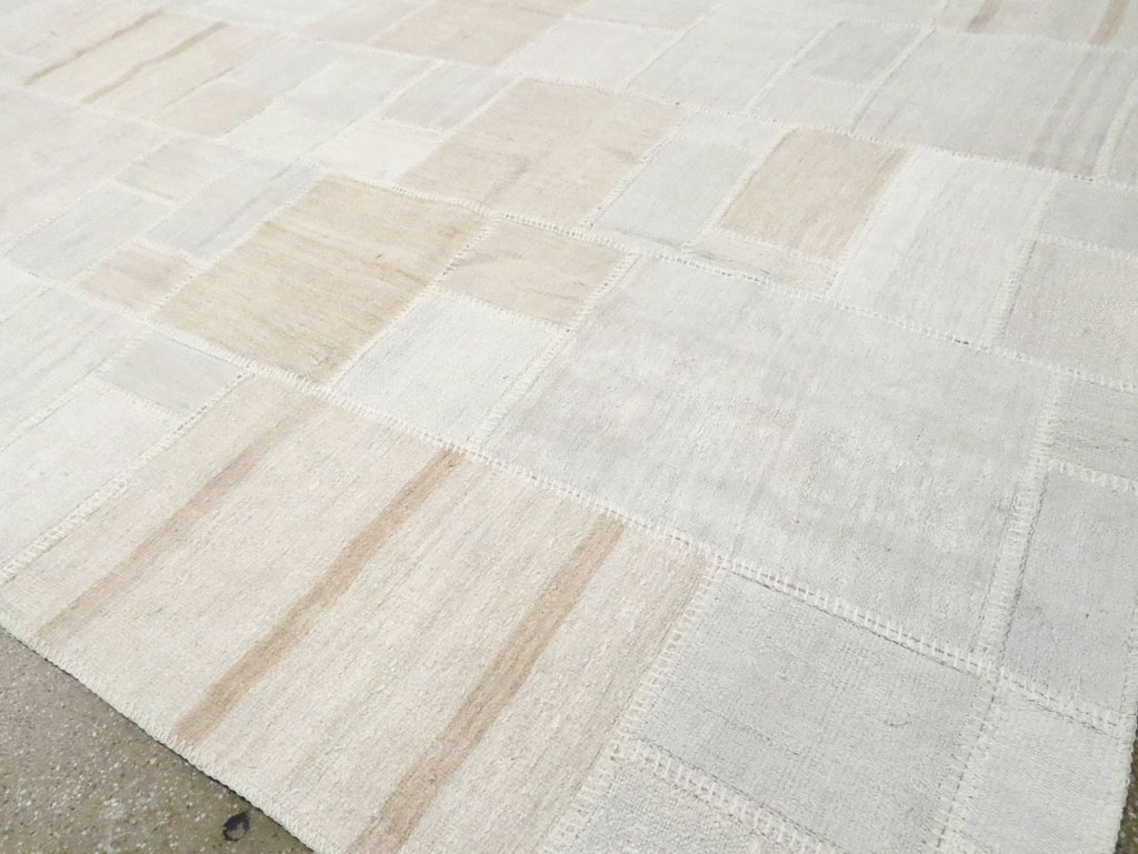 Modern Turkish Flatweave Kilim Room Size Carpet, No.30578 - Gsblank