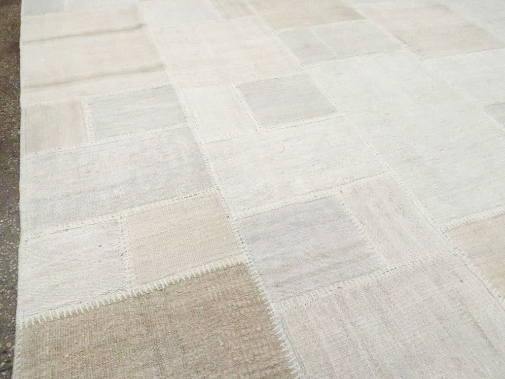 Modern Turkish Flatweave Kilim Room Size Carpet, No.30582 - Gsblank