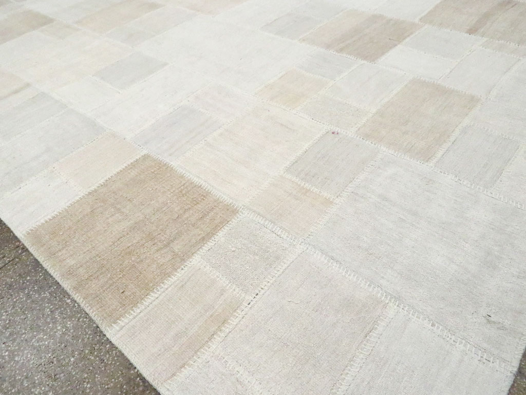 Modern Turkish Flatweave Kilim Room Size Carpet, No.30582 - Gsblank