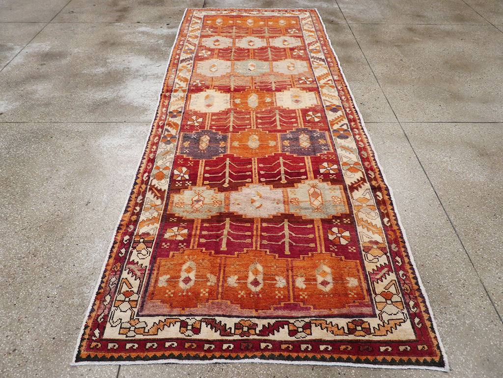 Vintage Persian Lori Gallery Rug, No.30664 - Gsblank