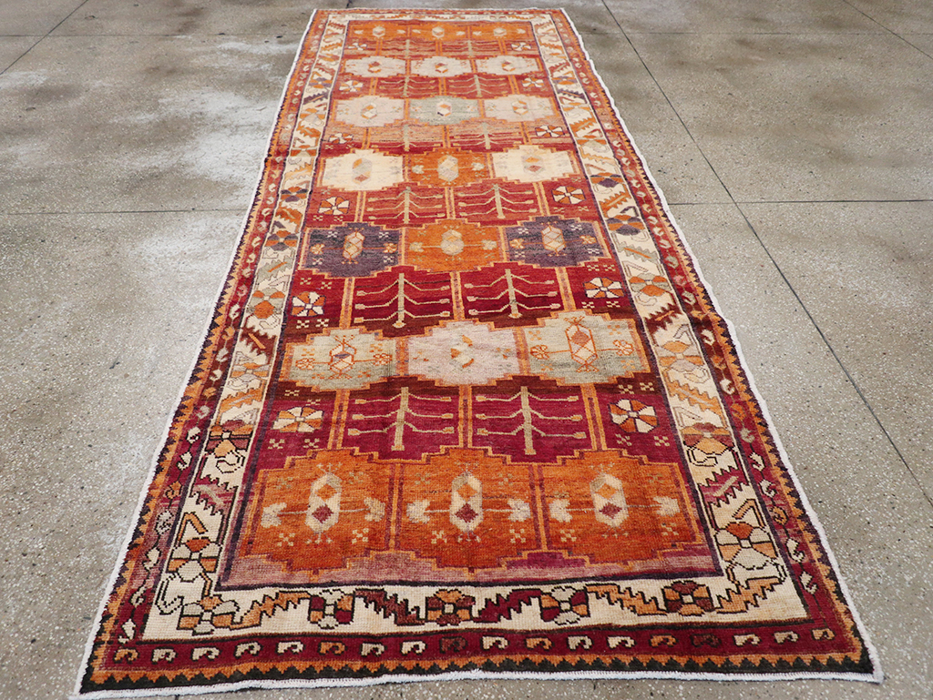 Vintage Persian Lori Gallery Rug, No.30664 - Gsblank