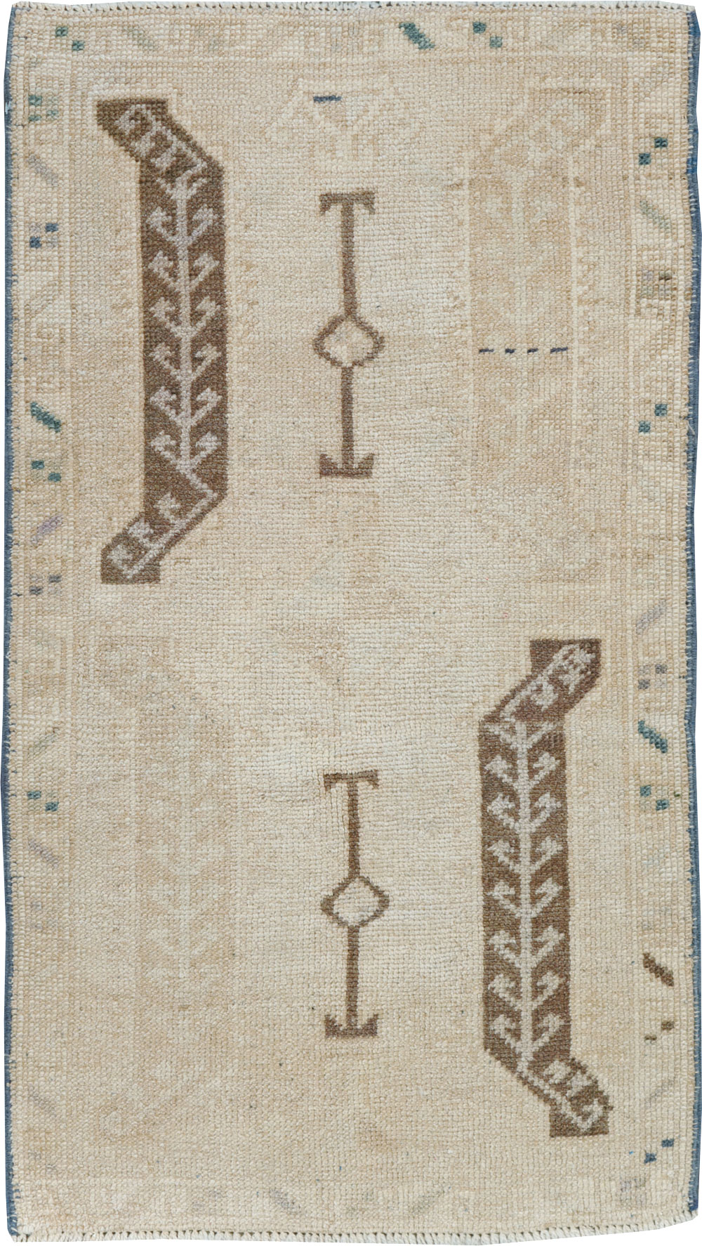 Vintage Turkish Anatolian Throw Rug, No.30674 - Gsblank