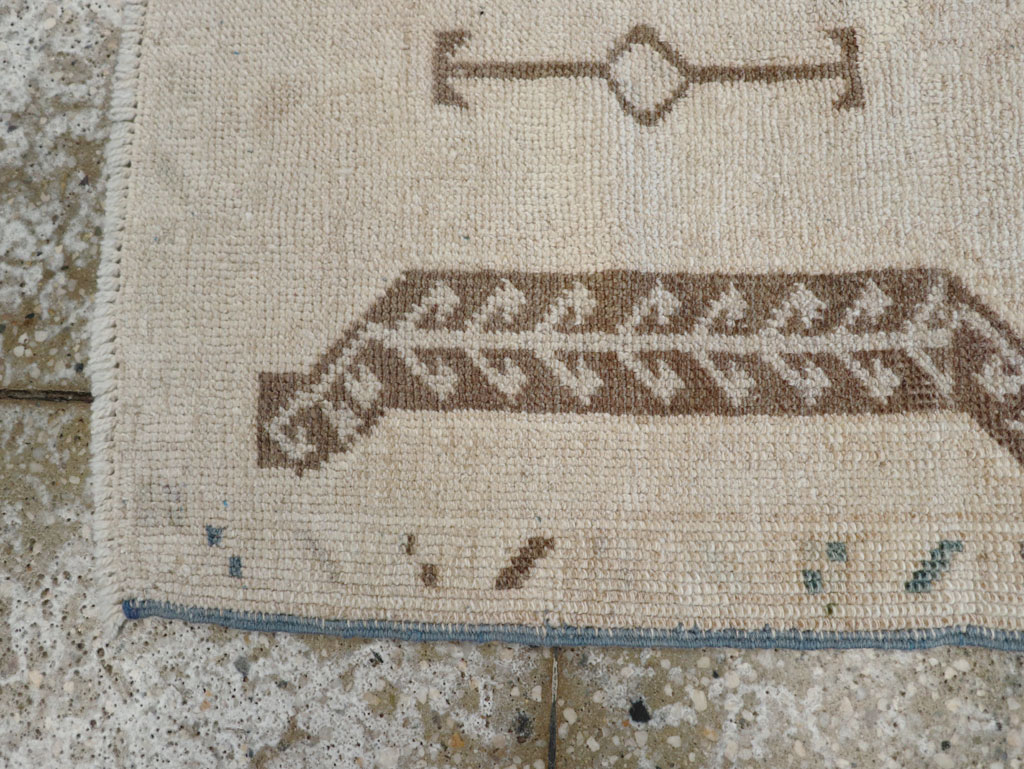 Vintage Turkish Anatolian Throw Rug, No.30674 - Gsblank