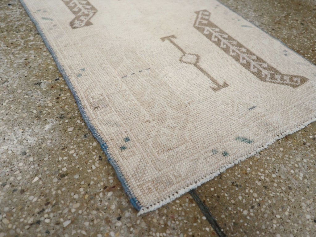 Vintage Turkish Anatolian Throw Rug, No.30674 - Gsblank