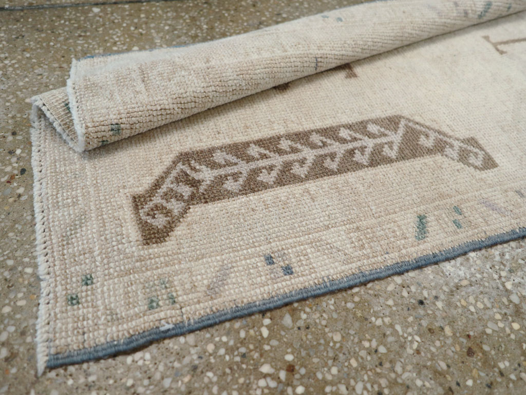 Vintage Turkish Anatolian Throw Rug, No.30674 - Gsblank