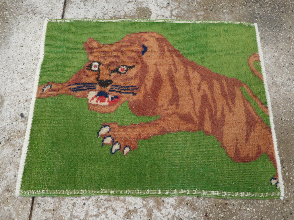 Vintage Turkish Anatolian Pictorial Throw Rug, No.30723 - Gsblank