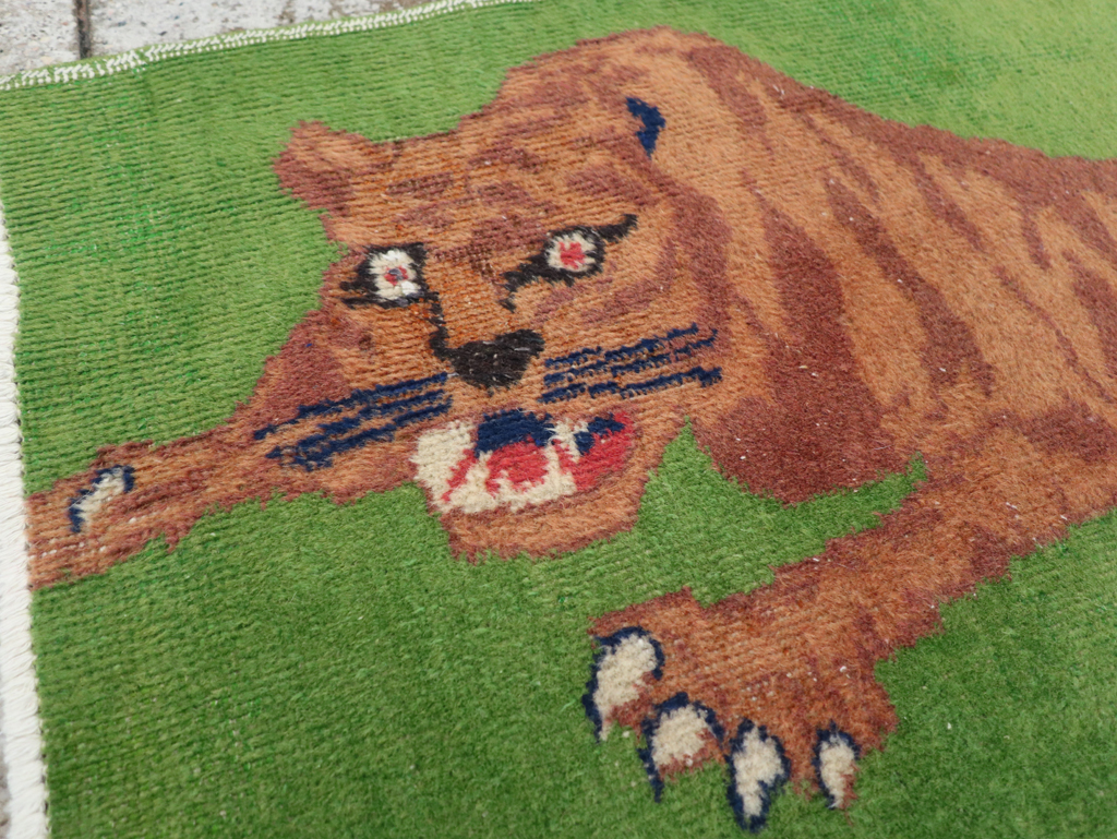 Vintage Turkish Anatolian Pictorial Throw Rug, No.30723 - Gsblank