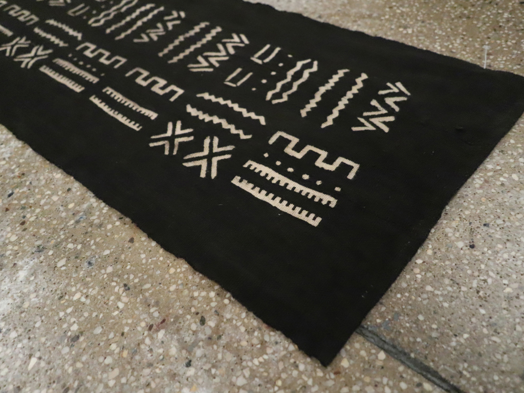 Vintage Indonesian Textile Runner, No.30726 - Gsblank