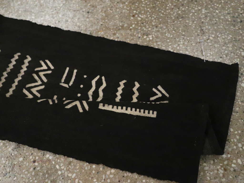 Vintage Indonesian Textile Runner, No.30726 - Gsblank