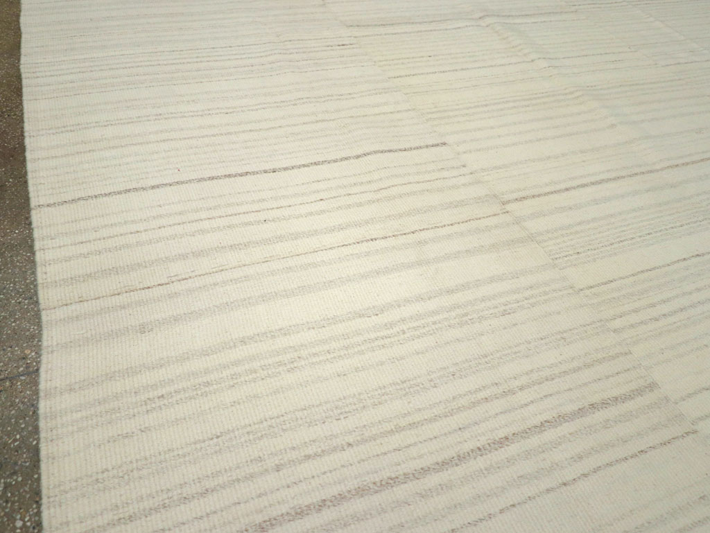 Modern Turkish Flatweave Room Size Carpet, No.30745 - Gsblank