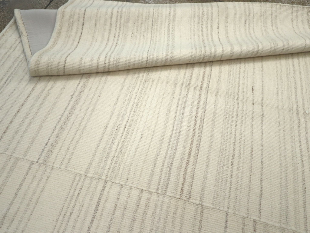 Modern Turkish Flatweave Room Size Carpet, No.30745 - Gsblank