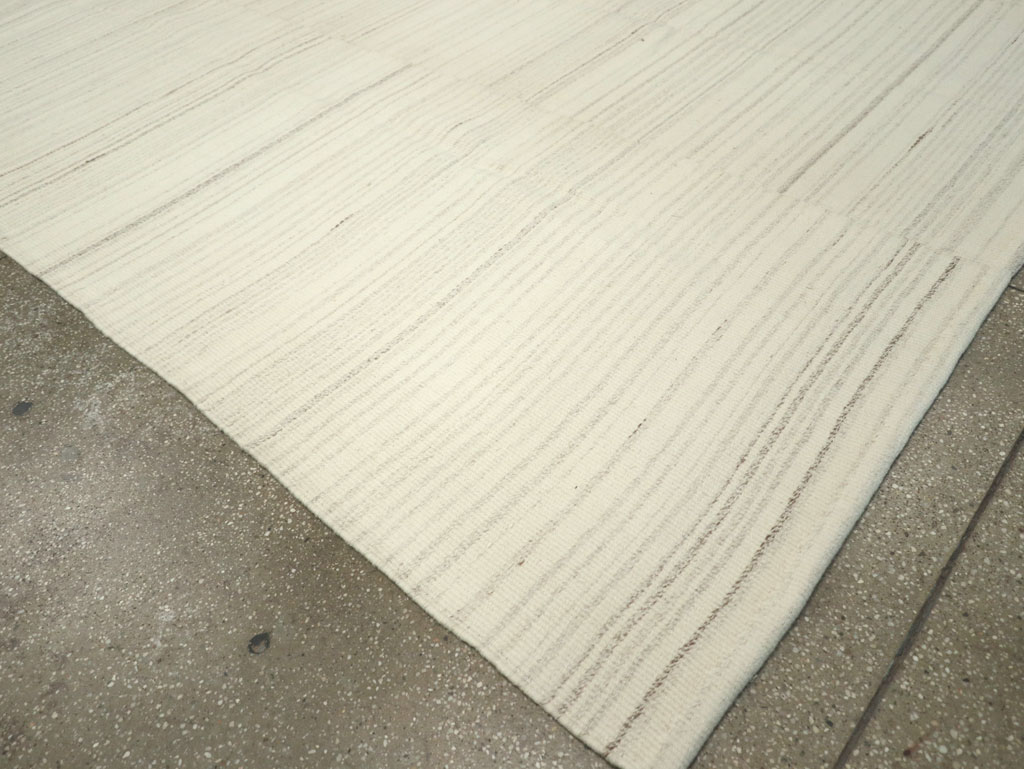 Modern Turkish Flatweave Room Size Carpet, No.30746 - Gsblank