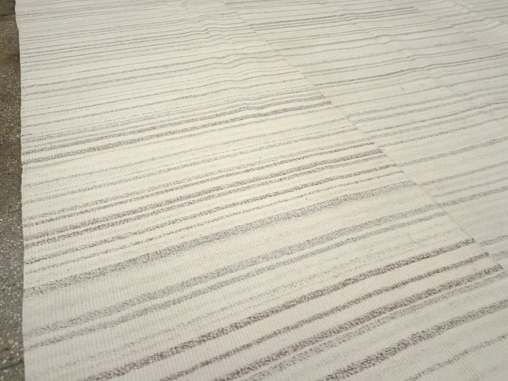 Modern Turkish Flatweave Room Size Carpet, No.30749 - Gsblank