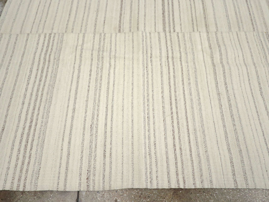 Modern Turkish Flatweave Room Size Carpet, No.30749 - Gsblank