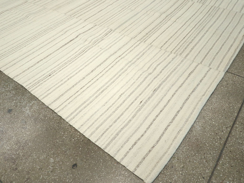 Modern Turkish Flatweave Room Size Carpet, No.30750 - Gsblank