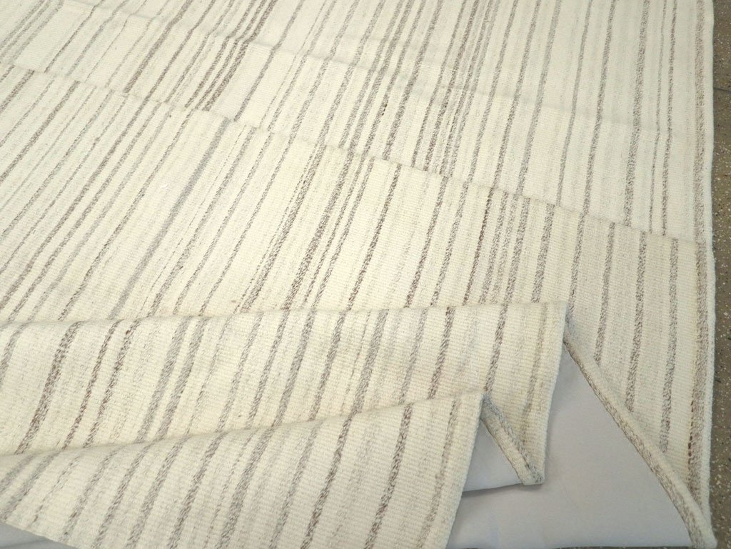 Modern Turkish Flatweave Room Size Carpet, No.30750 - Gsblank