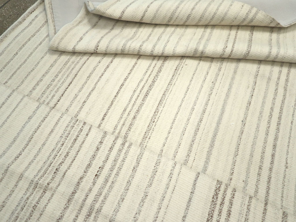 Modern Turkish Flatweave Room Size Carpet, No.30750 - Gsblank