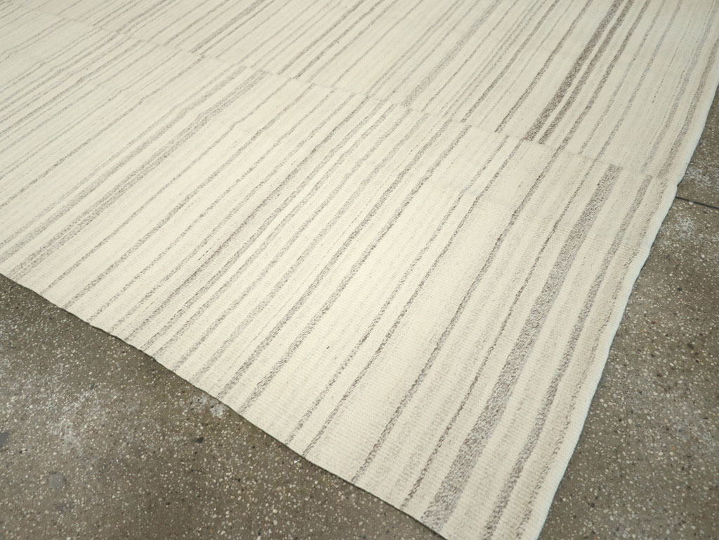 Modern Turkish Flatweave Room Size Carpet, No.30751 - Gsblank