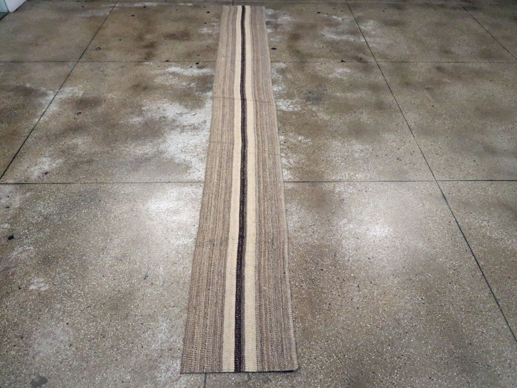 Modern Turkish Flatweave Kilim Runner, No.30769 - Gsblank