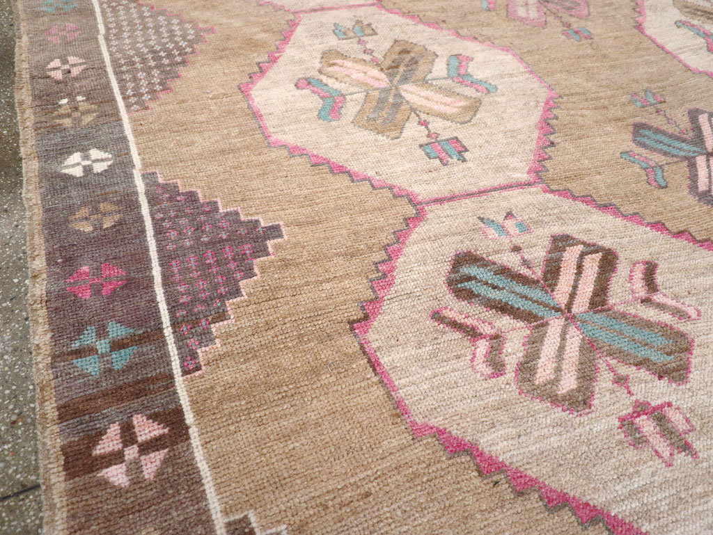 Vintage Turkish Anatolian Room Size Carpet, No.30816 - Gsblank