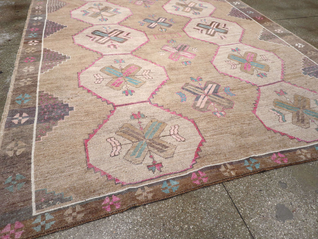 Vintage Turkish Anatolian Room Size Carpet, No.30816 - Gsblank
