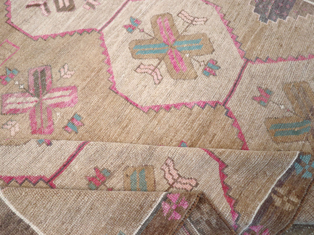 Vintage Turkish Anatolian Room Size Carpet, No.30816 - Gsblank