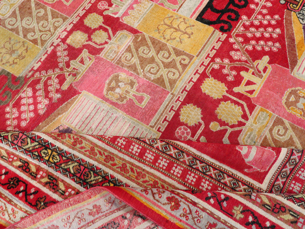 Antique East Turkestan Pictorial Vase Khotan Small Room Size Carpet, No.30818 - Gsblank