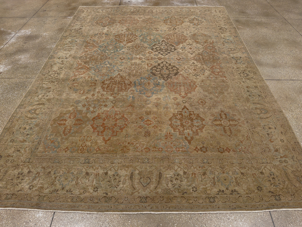 Antique Persian Tabriz Room Size Carpet, No.30840 - Gsblank