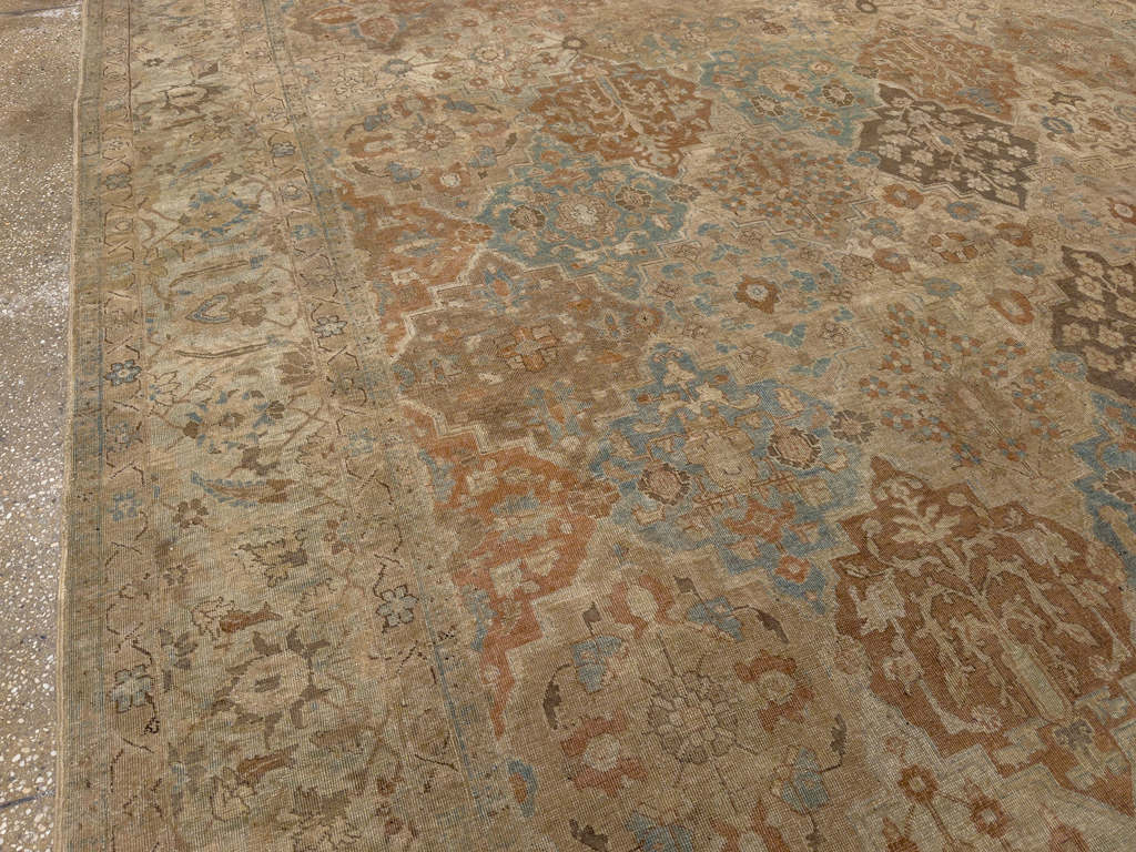 Antique Persian Tabriz Room Size Carpet, No.30840 - Gsblank