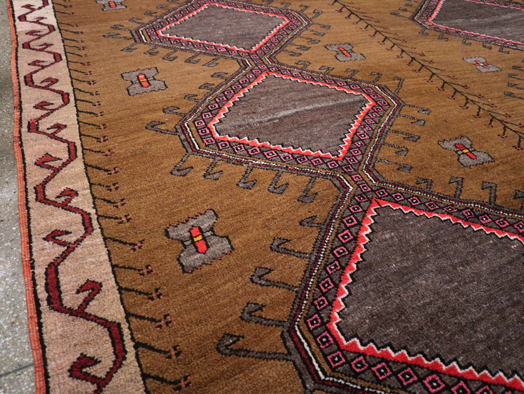 Vintage Turkish Anatolian Tribal Room Size Carpet, No.30851 - Gsblank