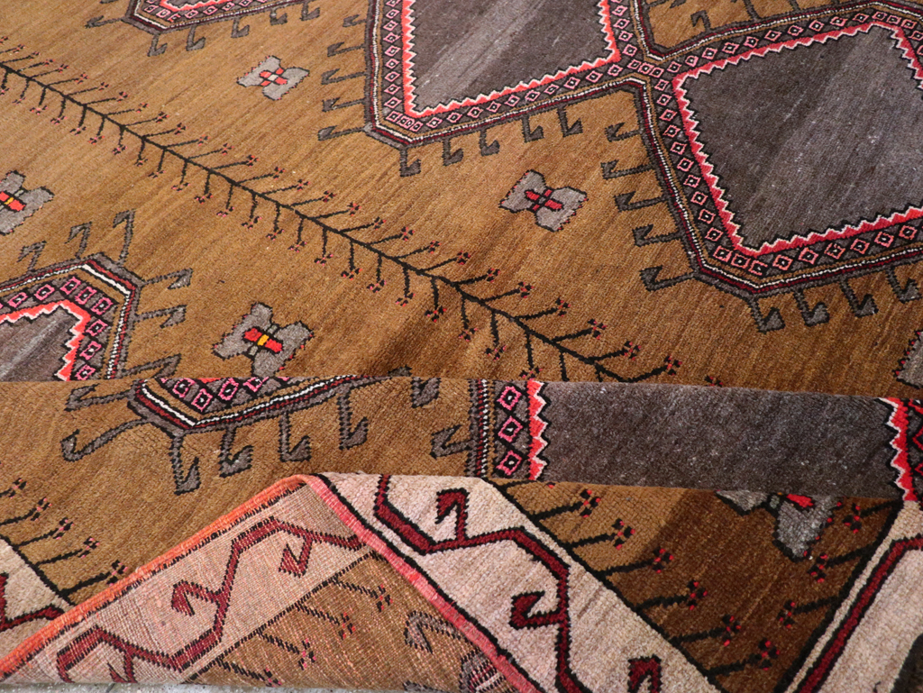 Vintage Turkish Anatolian Tribal Room Size Carpet, No.30851 - Gsblank