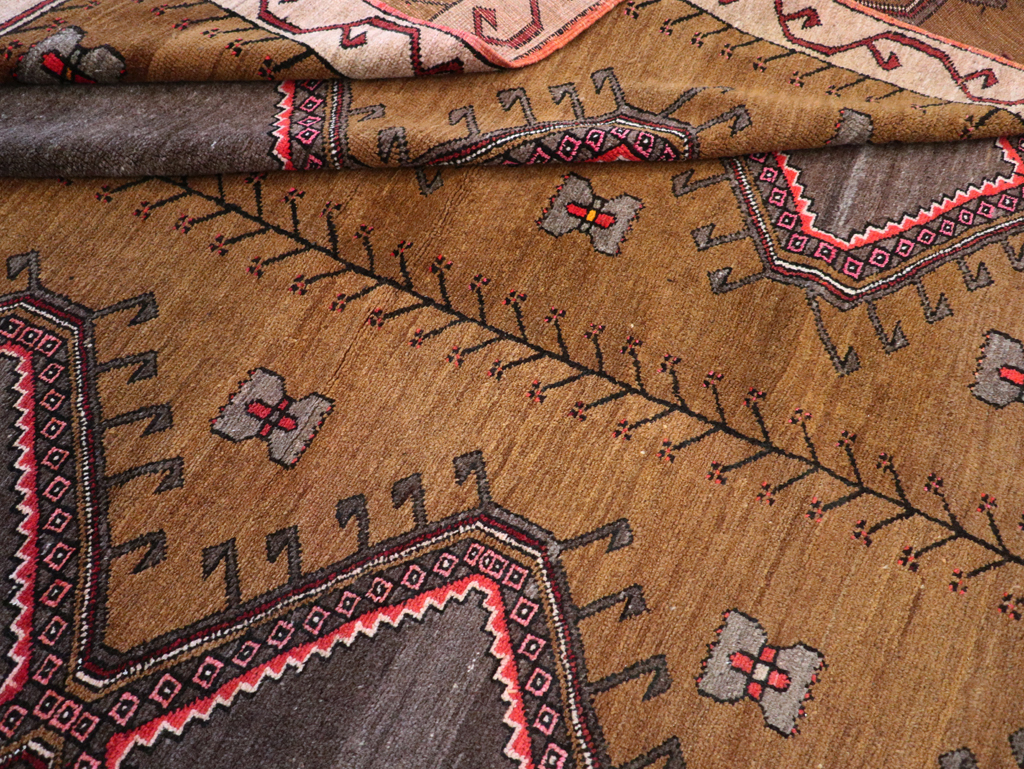 Vintage Turkish Anatolian Tribal Room Size Carpet, No.30851 - Gsblank