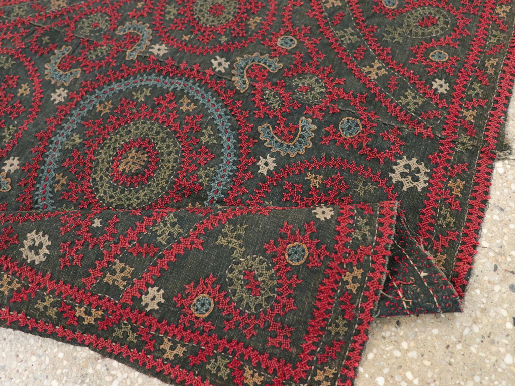 Vintage Central Asian Embroidered Suzani Textile, No.30858 - Gsblank