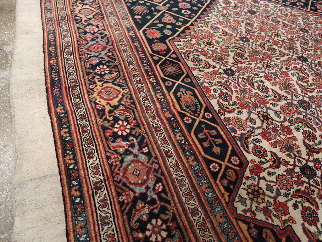 Antique Persian Bidjar Accent Carpet, No.30911 - Gsblank